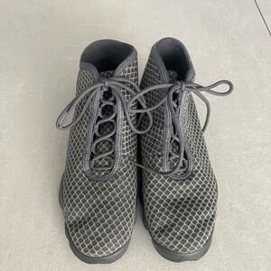 Stylish Black Mesh Women's Sneakers